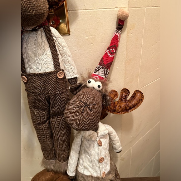 Hudson Bay reindeer stuffed animals (BUNDLE-for the two reindeers) - Picture 4 of 4